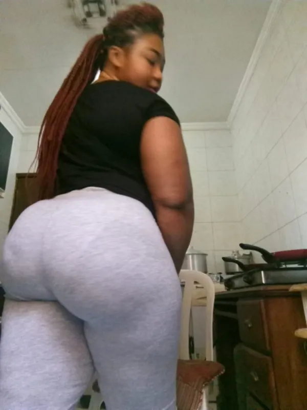 Serwaa Avatar Bg