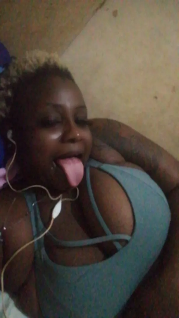 Horny Wet Pussy Avatar Bg