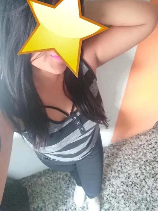 Adriana Hernández Avatar Bg