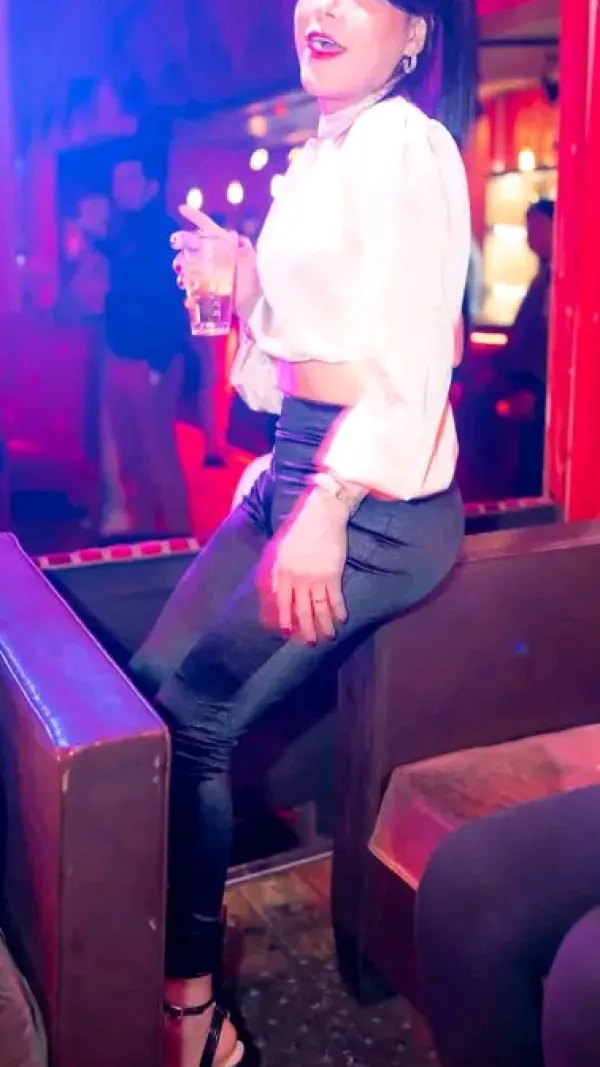 Barbi Avatar Bg