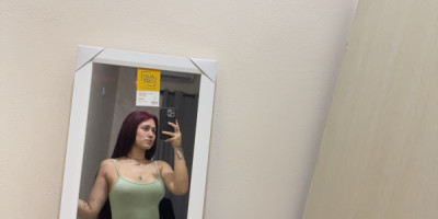 Hello I'm Aranza. I'm 21 years old a Venezuelan girl