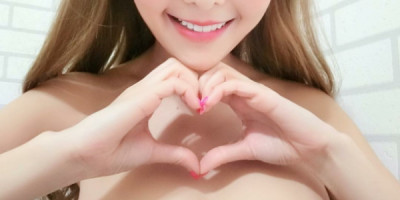 Clementine Hi gentlemen! I'm Clementine Hot lady just arrived this mo