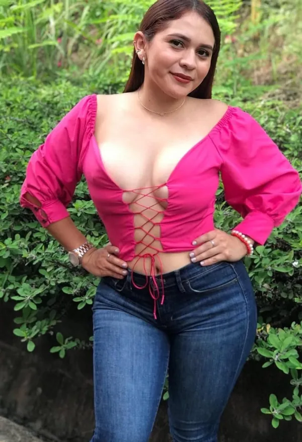 Roxi Avatar Bg