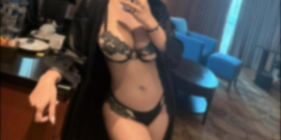 Halo mister ! Nama saya devina saya. berusia 23 tahun saya cantik dan pintar terlebih saya hanya