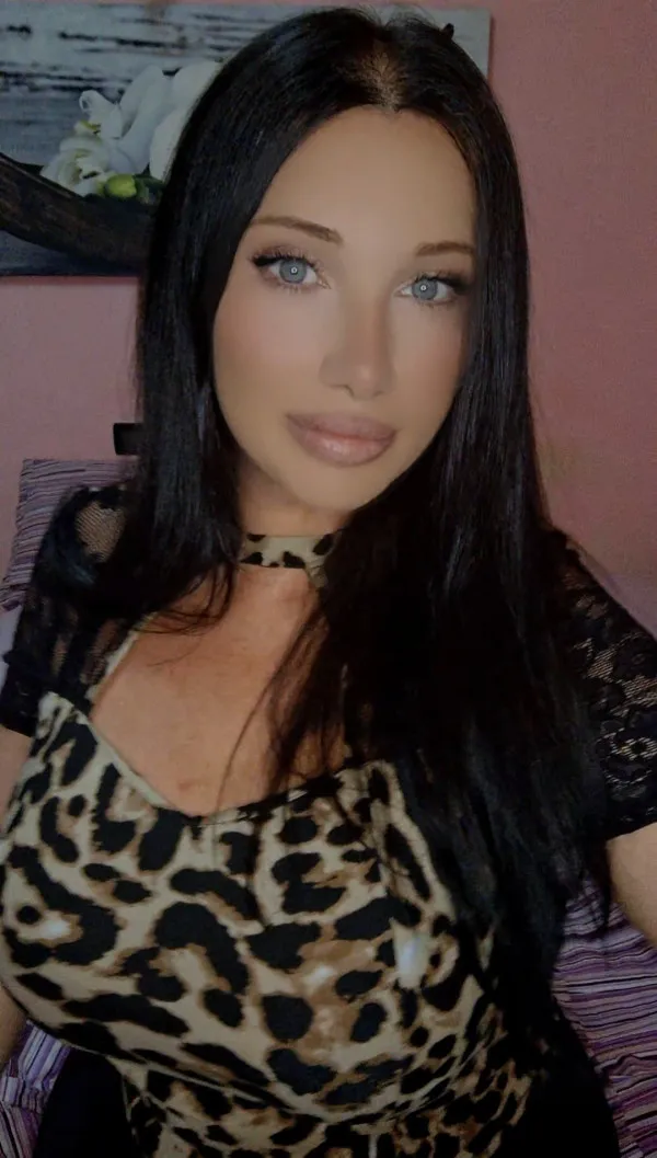 Magdalena Avatar Bg