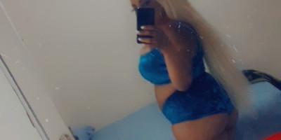 Come and get your dick suck and fuck out my sweet Pussy Im waiting