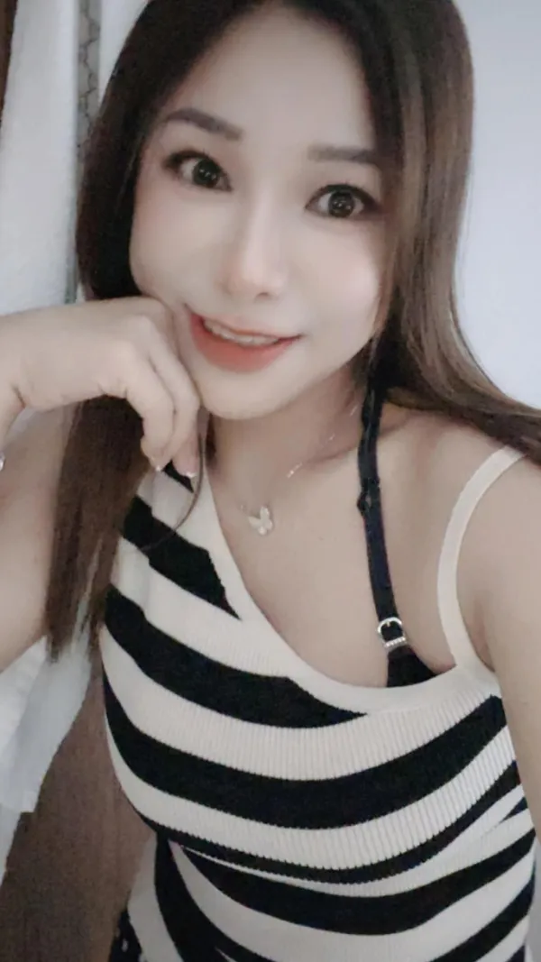 Afra Avatar Bg