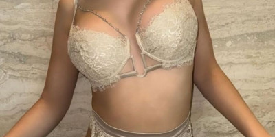هاي حبي اسمي زينه عمري 23 راسلني واتس لتعرفني اكتر بيبي