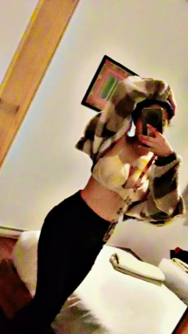 Sara Avatar Bg