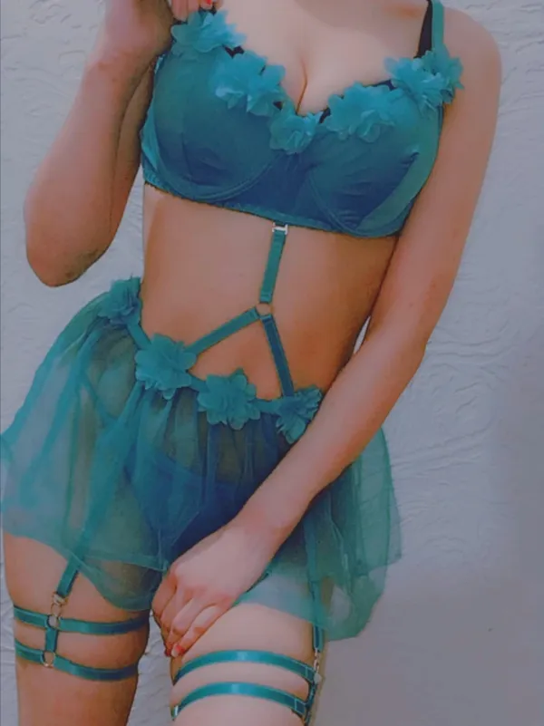 تولين Avatar Bg