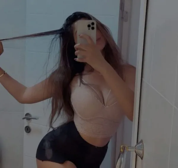 إلينا Avatar Bg