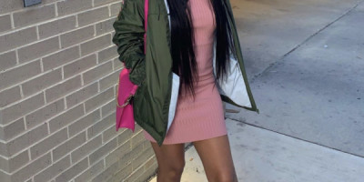 Kinky lil girl Open minded a hole freak hit me up if you want to have a gre