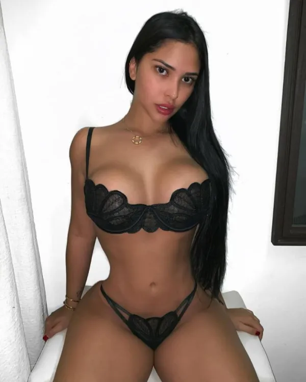 Zarina Nullaeva Avatar Bg
