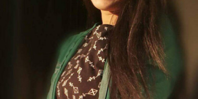 Indian escort services Intrested in dating with indian females age group of 23 to 3
