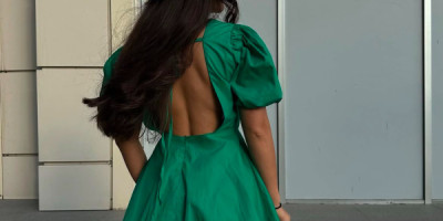 Sexy Jasmine is waiting for meetings ! Waiting for a meeting