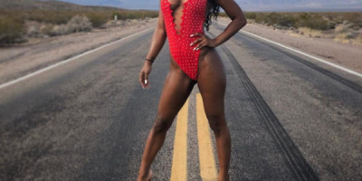 Je suis une jeune fille black je vous invites a des séances et mes photo son bien reel