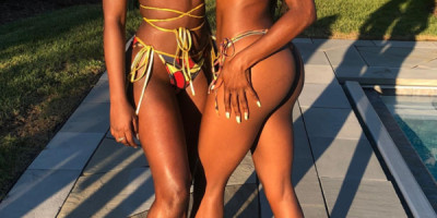 Nous sommes deux Africainess fine mannequin KARINA FINE BLACK et CHANXELLE HIGH CLASS Ravissante
