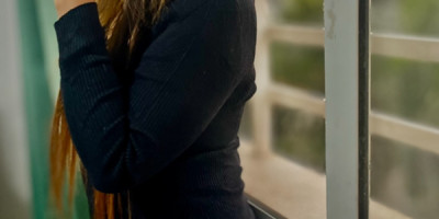 Escorte massage voyage jolie jeune fille