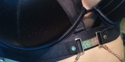 Mlada 28 godisna devojka od SKOPJE-bara drustvo