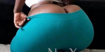 77908813 jeune demoiselle aux formes exceptionnelles