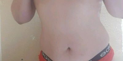 Ximena disponible para tener sexo Le paso información 1. El servicio incluye sexo oral y vag
