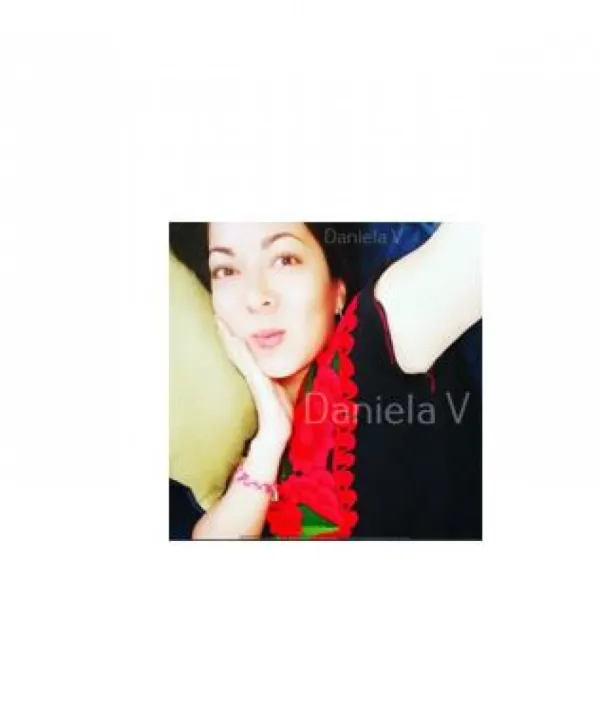 Daniela V Avatar Bg
