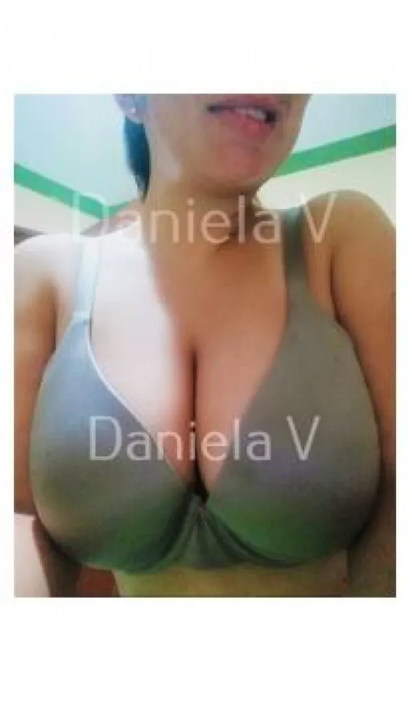 Daniela V Avatar Bg