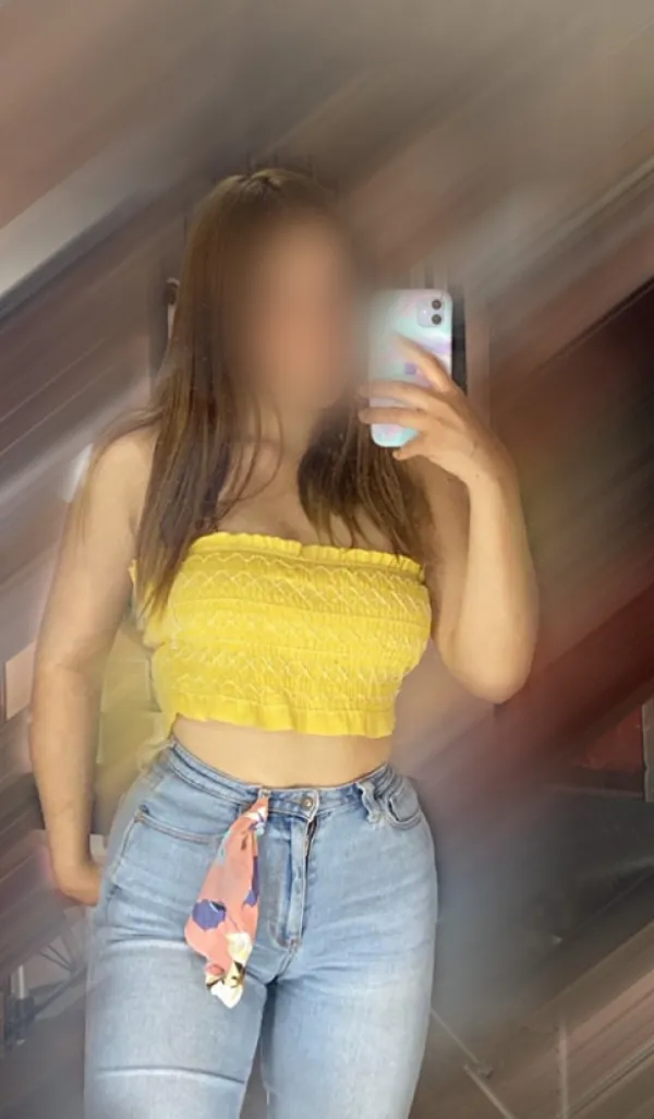 Abril Avatar Bg