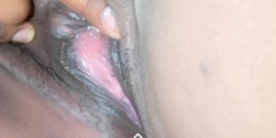 Am new please be gentle and kind go down slowly and suck my pussy