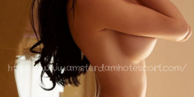Monyka charming girl escort Monyka is an educated charming girl escort with excellent c