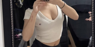 Massage with extra service available now and camshow contents pm