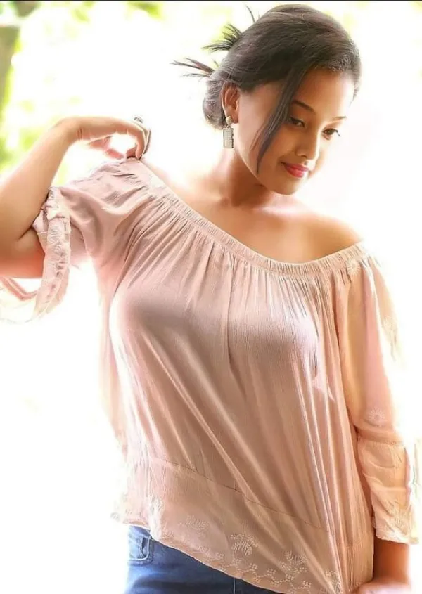 Kiran Khan Avatar Bg