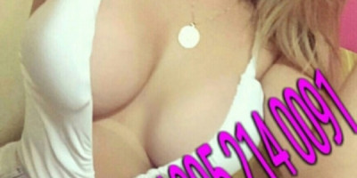 Linda chica amable y complaciente aris chica complaciente