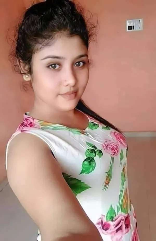Mouni Rai Avatar Bg