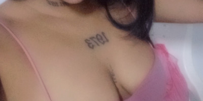 Me llamo lizzy soy venezolana y muy caliente