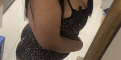 Soy alta blanquita y bella gracias por tu atención