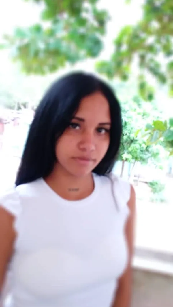 Leticia Avatar Bg