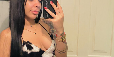Hola mis amores me llamo Jessy soy cubana y me encantaría poder ofrecerles momentos inolvidables