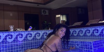 Dama de compañía disponible las 24 horas