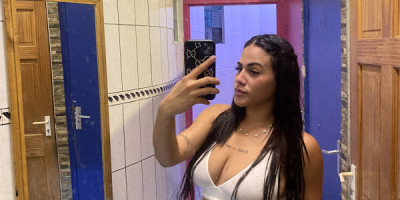 Hola soy Melanie tengo 19 años y soy cubana