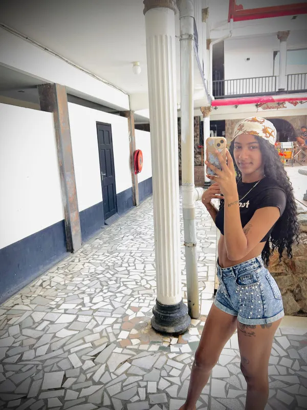 Yasmin Avatar Bg