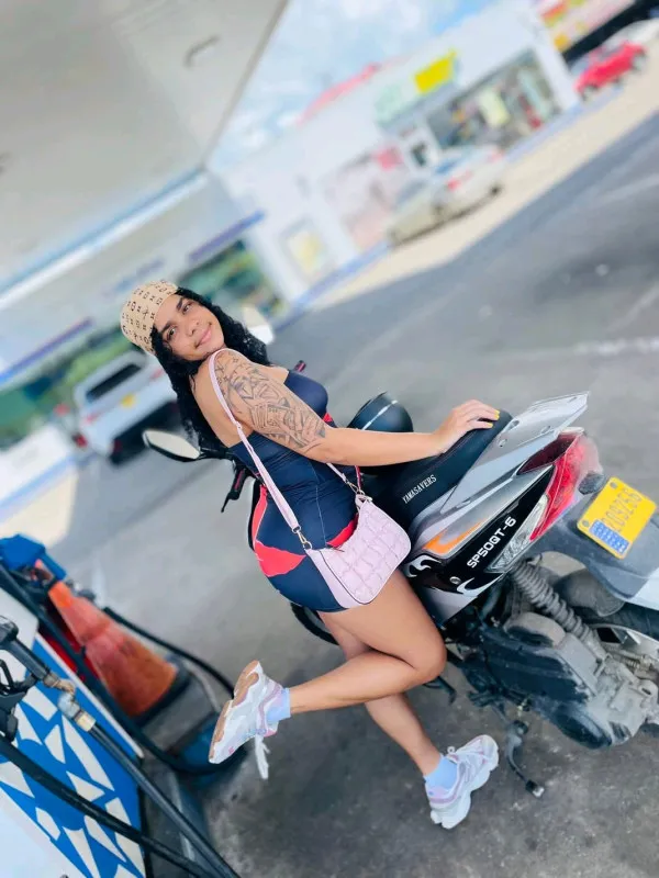 Risos De Oro Avatar Bg