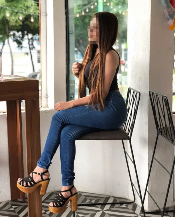 Lorena Avatar Bg