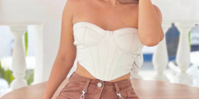 Pompas bubis y un cuerpo d de lo más lindo solo llama amor
