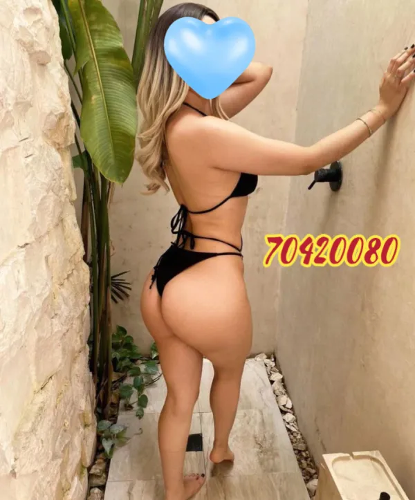 Alejandra Avatar Bg