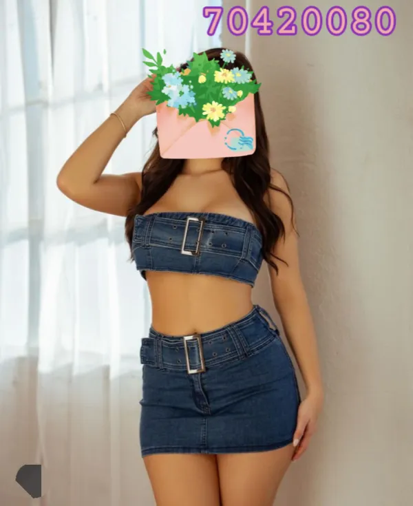 Alejandra Avatar Bg