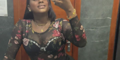 Je suis sexy ebony je suis ici à N'djemena pour toi Je suis crémeux