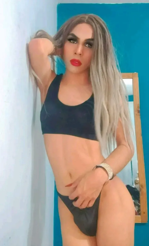 Larita Cross Avatar Bg