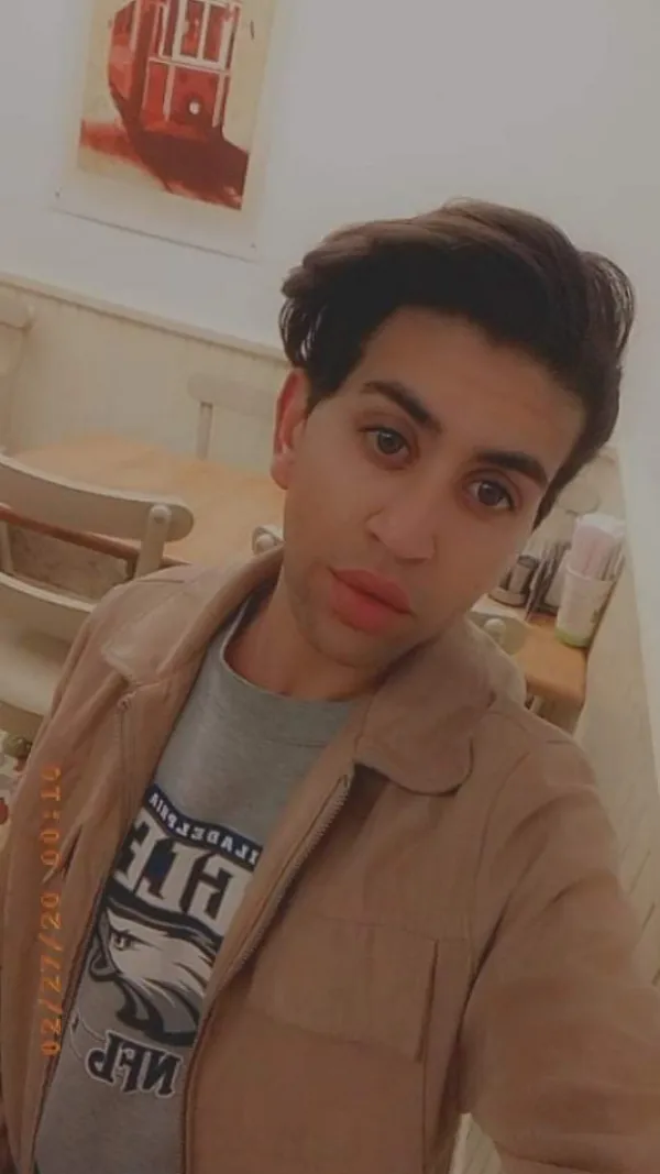 جوليا Avatar Bg