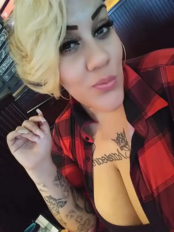 FantasyBBW Avatar Bg